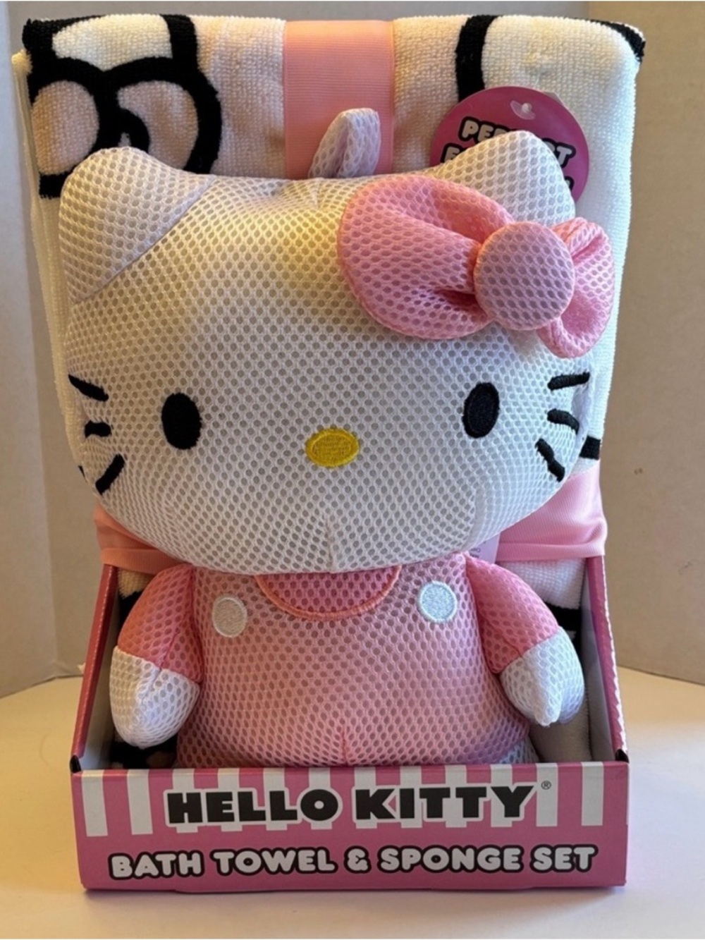 Hello Kitty Bath Towel and Giant Sponge Set